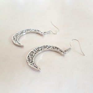 NWOT Silver Crescent Moon Dangle Earrings